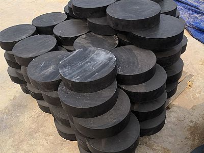 黄南州板式橡胶支座由若干层橡胶片与薄钢板经加压硫化